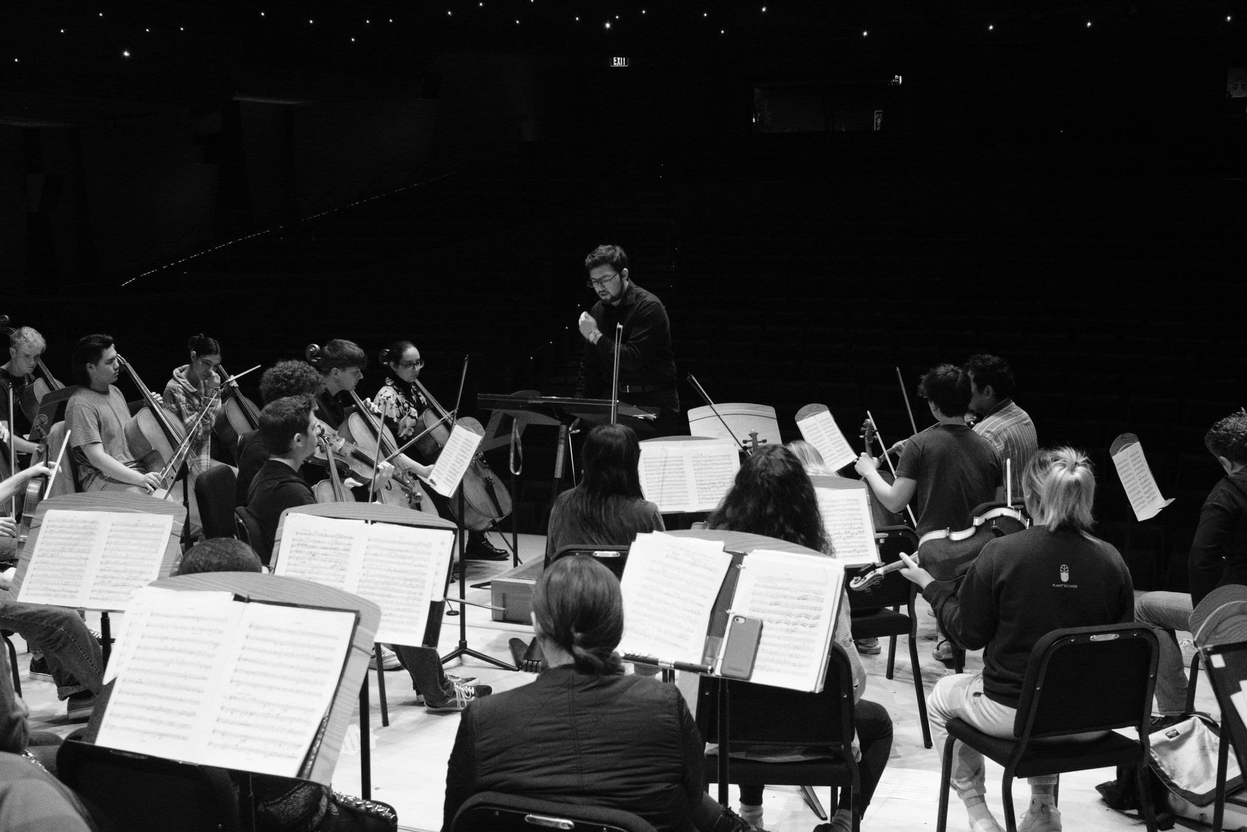 Andres Fierro in rehearsal with orchestra